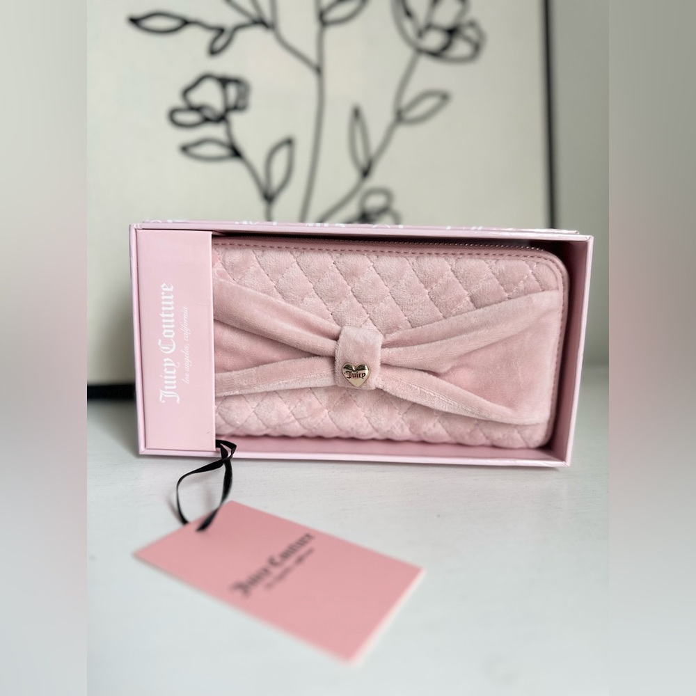 Juicy Couture Tied With A Bow Large Zip Around Wallet